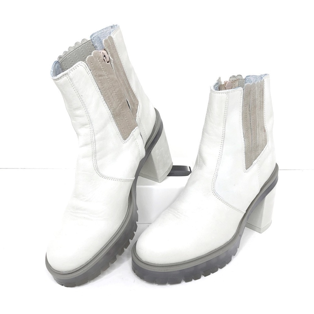 Free people ivory leather Chelsea boots